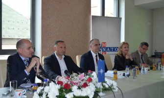 Crna Gora članica NATO najkasnije do maja 2017. godine