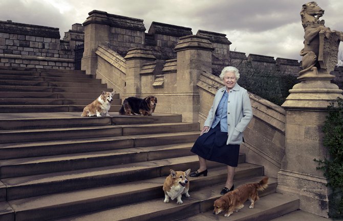 Britanska kraljica Elizabeta II slavi 90. rođendan