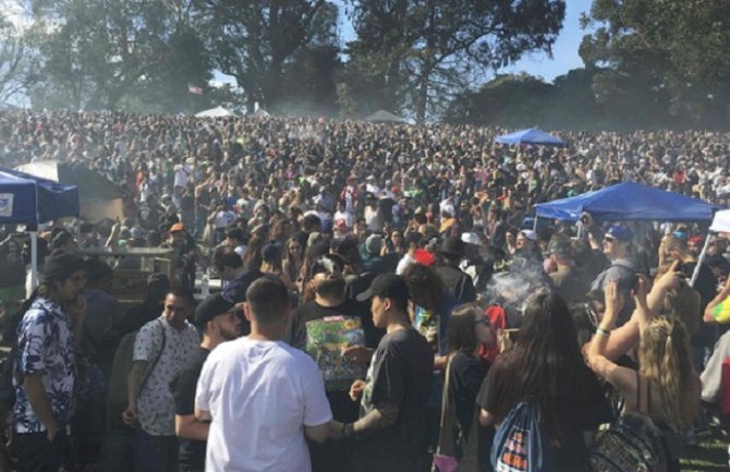 San Francisko: Hiljade ljudi pušilo marihuanu u parku 