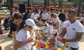 Učenici i nastavnici sakupili hiljadu eura za porodice sa više djece