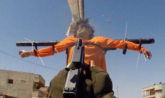 ID razapela dvojicu muškara na krst (FOTO)