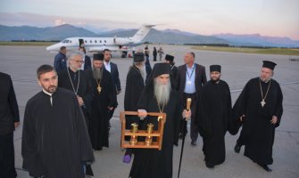 Blagodatni oganj iz Jerusalima stigao u podgorički Saborni hram