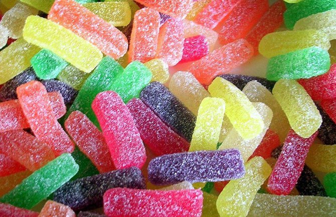 Otrovali se bombonama na slavlju rođenja djeteta