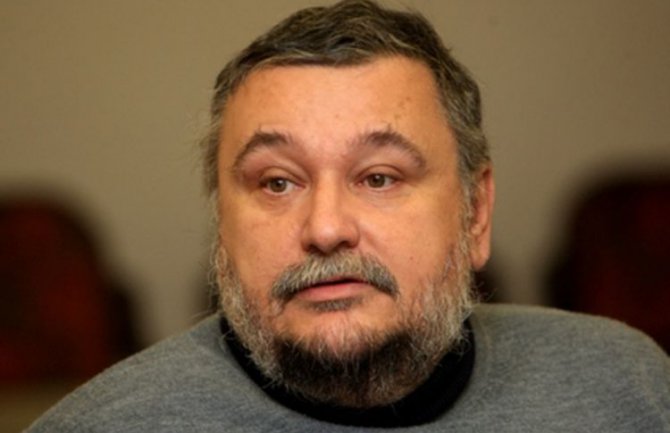 Đenero: Đukanović superioran, profitira na opozicionom nejedinstvu