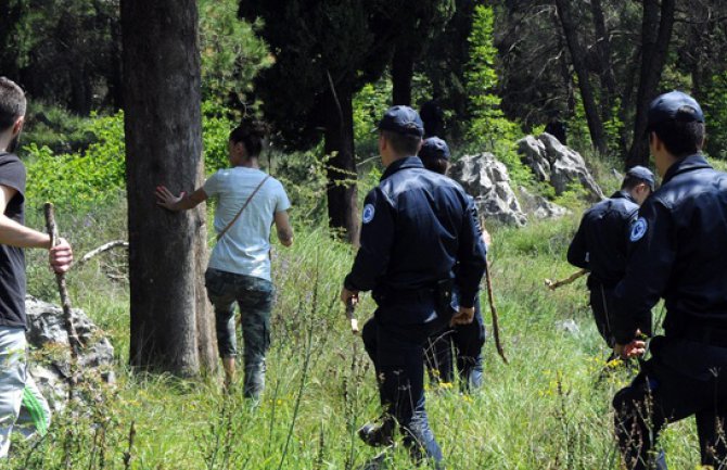 Stijović: Policija konstantno preduzima koordinirane mjere radi pronalaska Ognjena (VIDEO)