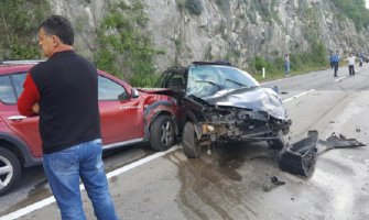 Žena lakše povrijeđena u udesu na putu Podgorica-Nikšić