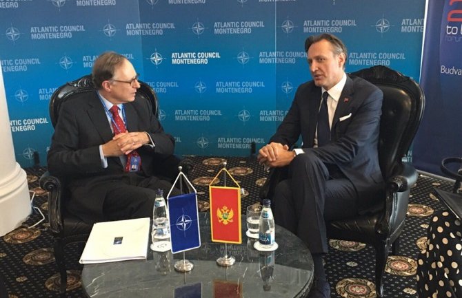 Veršbou pozdravio parlamentarni dijalog koji je doveo do potpisivanja sporazuma