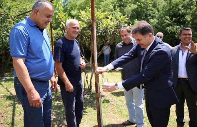U Piperima danas otvoren vodovod, 40 domaćinstava dobilo vodu (Foto)