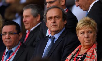  Mišel Platini napušta UEFA 