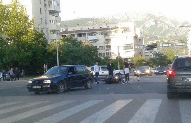 U sudaru automobila i motora nema teže povrijeđenih