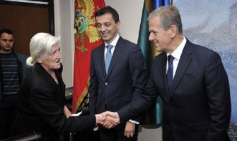 Uručeni ključevi stanova prosvjetnim i zdravstvenim radnicima opštine Bar