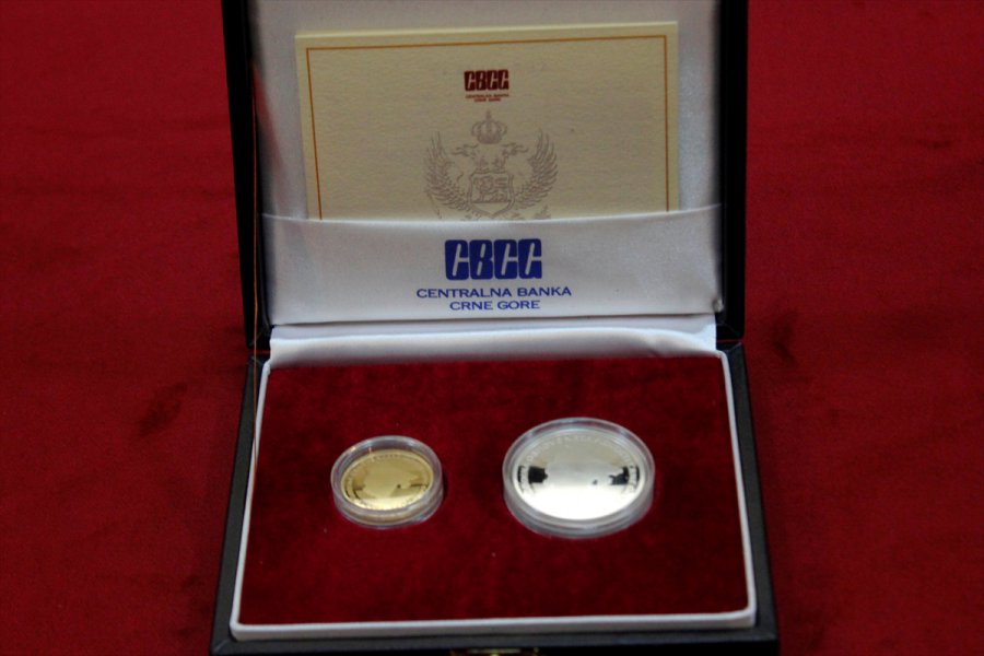 2016051821677513510159499Web