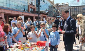  Prikupljeno 2.738 eura od prodaje suvenira za djecu oboljelu od kancera