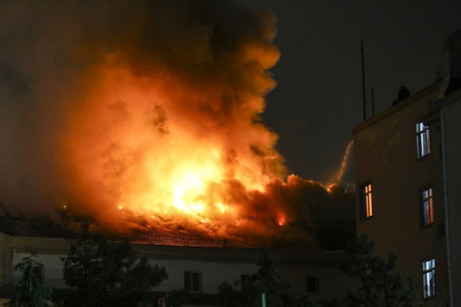 2016051821678697810181223Web