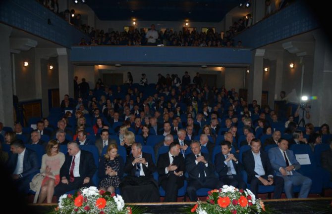 Gimnazija „Miloje Dobrašinović“  iz sirotinje iznjedrila elitu u svim oblastima