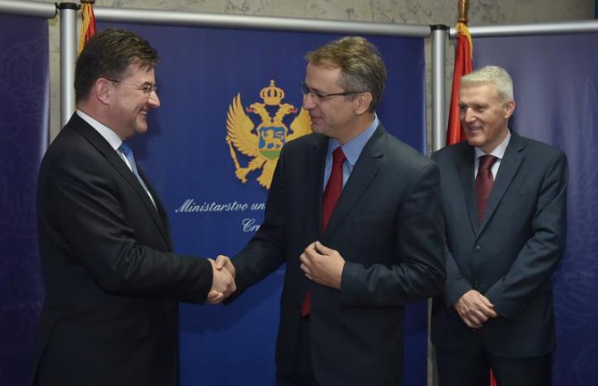 Slovačka crnogorskoj policiji donirala 4 polovna vozila 