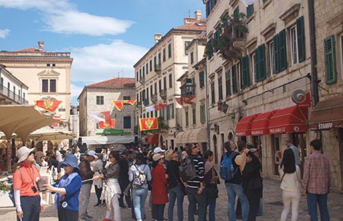 Pojačane snage policije ne utiču na broj turista u Kotoru
