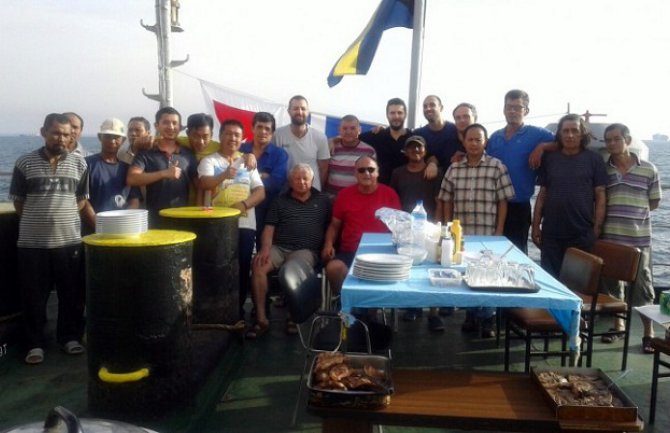 Kapetan iz Herceg Novog na brodu organizovao proslavu Dana nezavisnosti