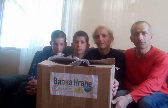 Pomozimo porodici Popivoda sa Cetinja: Naše malo njima znači mnogo!