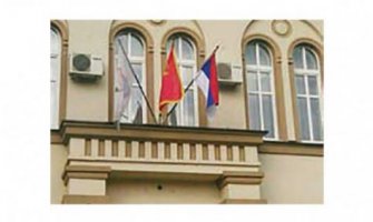 Šćekić: Trobojka na zgradi opštine je u skladu sa zakonom o državnim simbolima