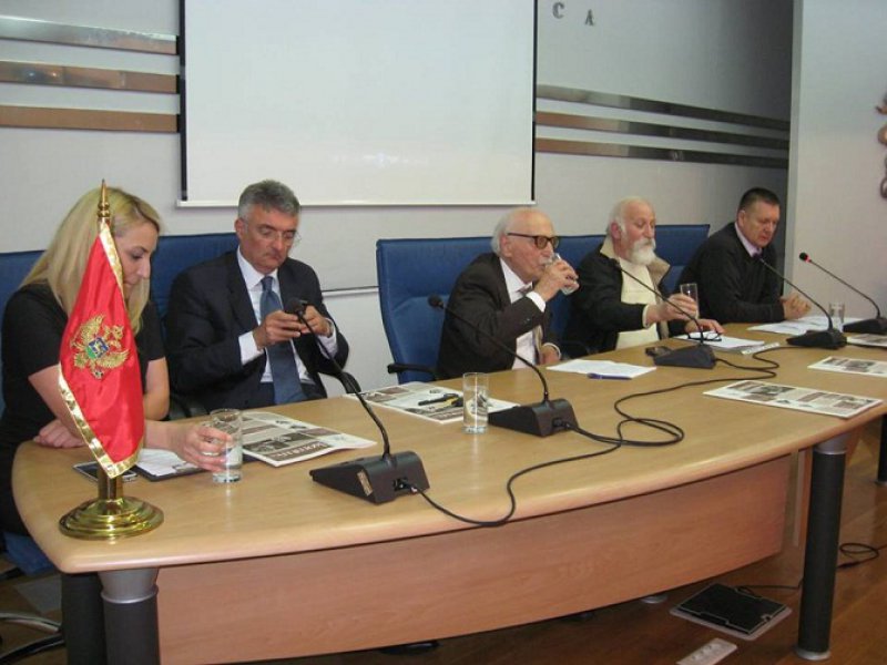 FOTOSAPROMOCIJESPECIJALNOGBROJAKOMUNEUPODGORICI