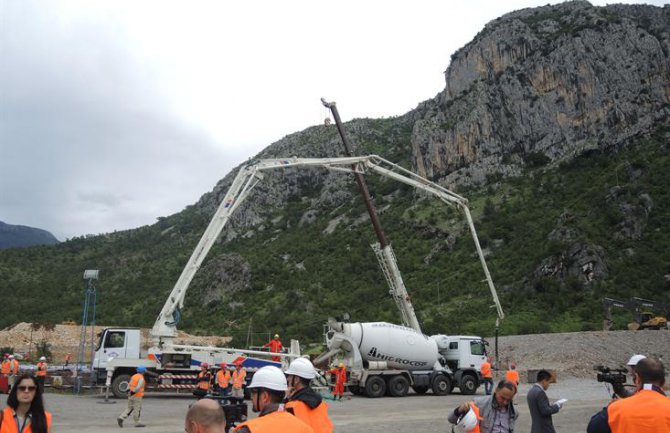 Uhapšeni mladići iz Danilovgrada i Podgorice, osumnjičeni da su pokrali kompaniju CRBC