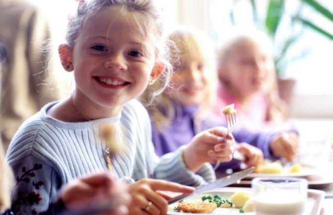 Učenici u Podgorici od jeseni dobijaju obroke u školi