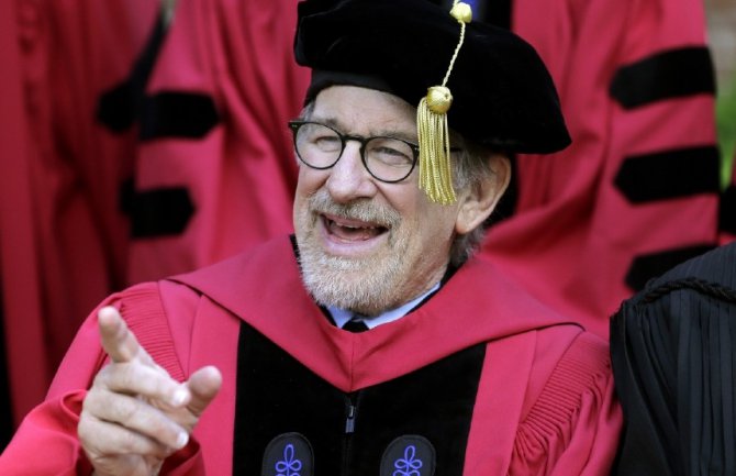 Spilberg pozvao maturante da proučavaju prošlost da bi stvorili bolju budućnost