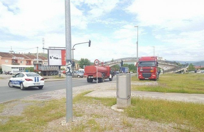 U ponedeljak okupljanje roditelja kod pasarele na Zabjelu 