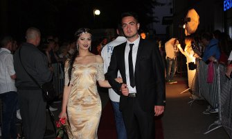 Maturanti Elektro- ekonomske škole svečanim defileom uljepšali Bijelo Polje