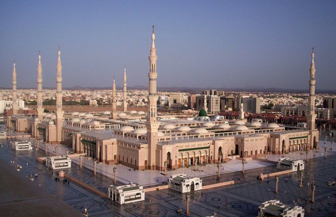 Upucao ljekara koji mu je porodio ženu,  razlog će vas šokirati