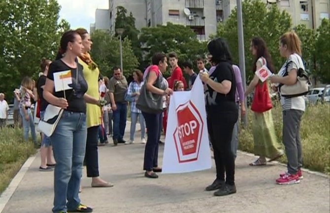 Protest roditelja na Zabjelu: Traže veću bezbjednosti saobraća u tom dijelu grada