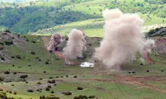 Povrijeđen dječak u eksplozije dimne bombe