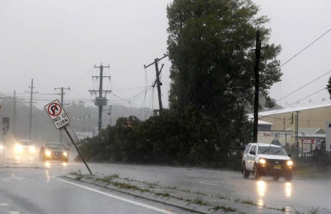 Olujno nevrijeme u Australiji: Tri osobe poginule, stotine evakuisano