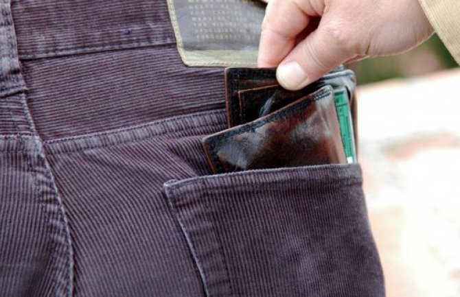 Policija uhapsila Bosanke dok su džeparile turiste u Budvi