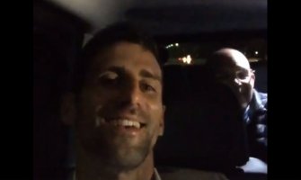 Originalna proslava trofeja: Nole i Jelena zapjevali na sav glas! (VIDEO)