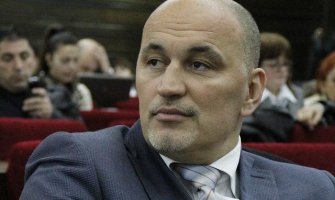 Radnici rade za 450 eura a kolege na bolovanju šalju pozdrave sa odmora preko Facebooka