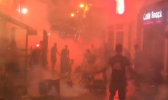 Tuča ruskih i engleskih navijača u Marselju, letjele flaše, baklje i stolice (VIDEO)