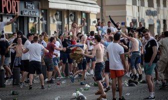 Ponovo navijački neredi u Marseju (Foto)