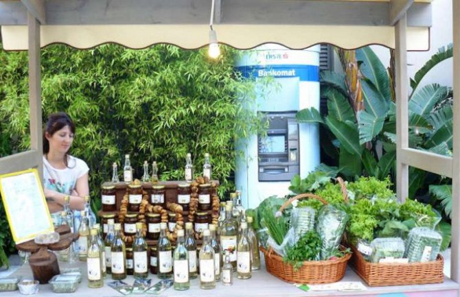  Porto Montenegro: Otvorena pijaca organskih proizvoda