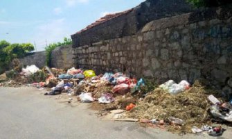 Otpad u Starom Baru narušava ambijent