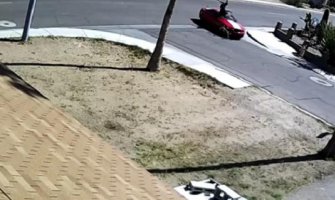 Pregazila momka automobilom jer je zaražen HIV-om  (Video)