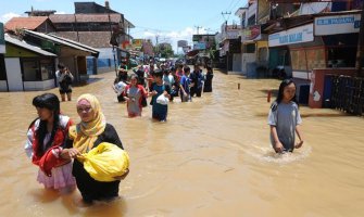Indonezija: Najmanje 24 mrtvih i 26 nestalih u poplavama