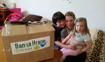 Pomozimo samohranoj majci: Gordani treba posao da prehrani djecu