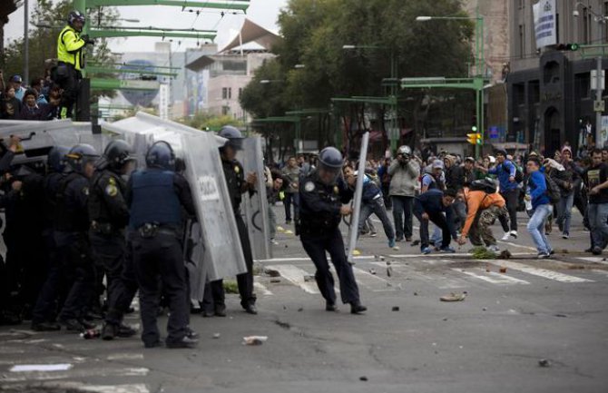 Meksiko: Na protestu nastavnika šestoro poginulih, oko 50 povrijeđeno