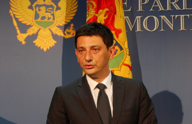 Pajović podnio prijavu protiv poslanika DF-a