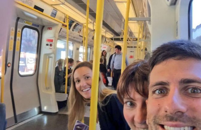 Nole i Jelena se voze metroom (Foto)