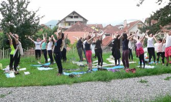 Obilježen Međunarodni dan joge: Bjelopoljci širili pozitivnu energiju (FOTO)