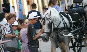 Novi Sad domaćin najvećeg regionalnog festivala tamburice (FOTO)