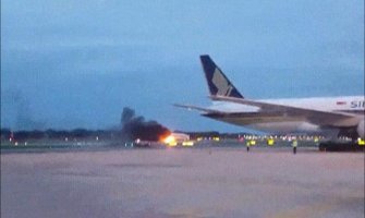  Singapur: Avion se zapalio poslije prinudnog slijetanja
